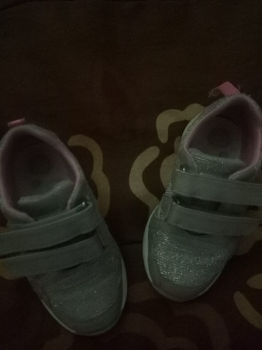 Sapatilhas marca Chicco 26