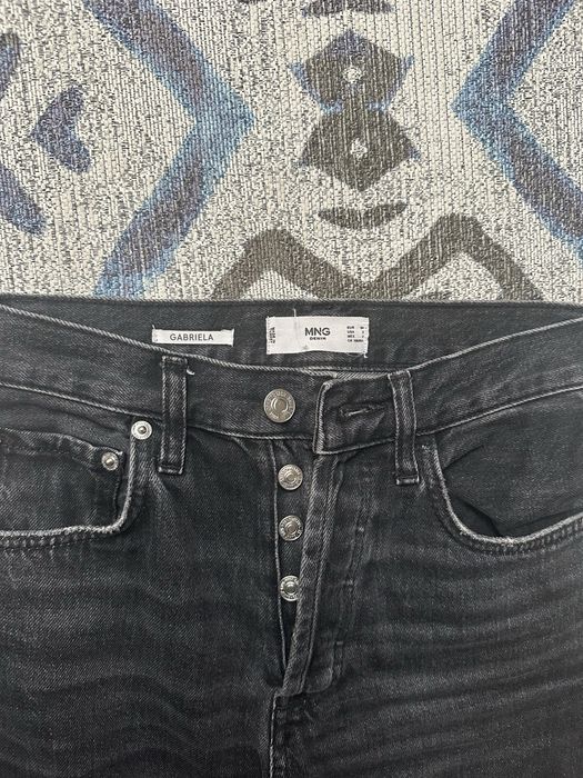 Czarne spodnie Mango