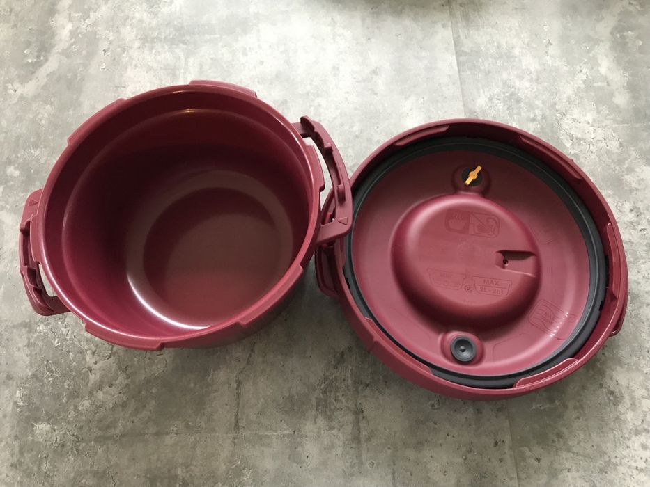 Panela Pressão Tupperware c/livro receitas (Nova)