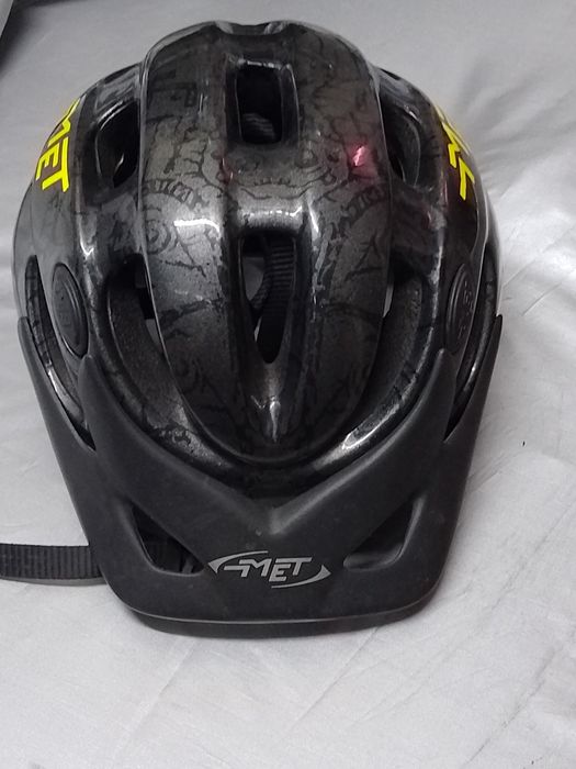 Capacete Ciclismo MET Rapper (Tamanho L / Grande) – Como Novo