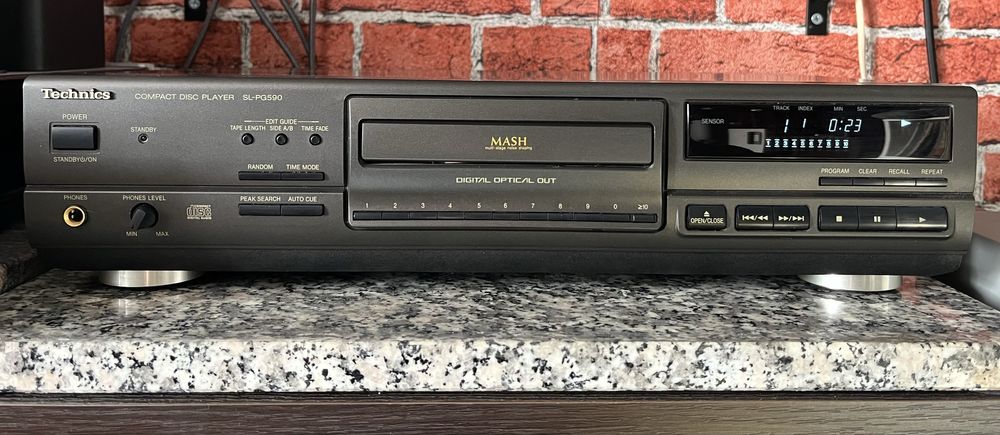 Odtwarzacz CD Technics SL-PG590