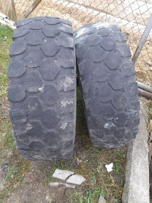 Продам резину GOODIYEAR 365/85 R20