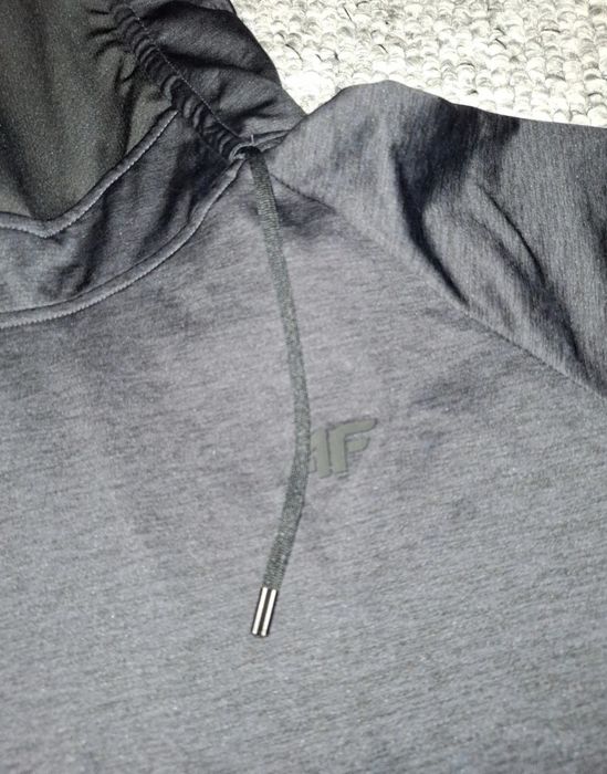 Ciemnoszara bluza L sportowa 4f jak nowa