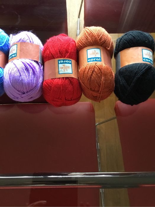 Novelos de lã marca Coral