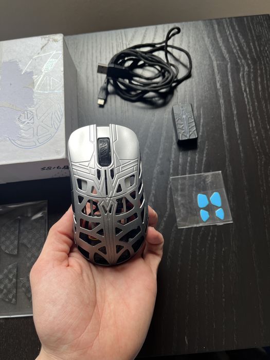 WLmouse Sword X Magnésio - Rato Gaming Premium Ultra Leve