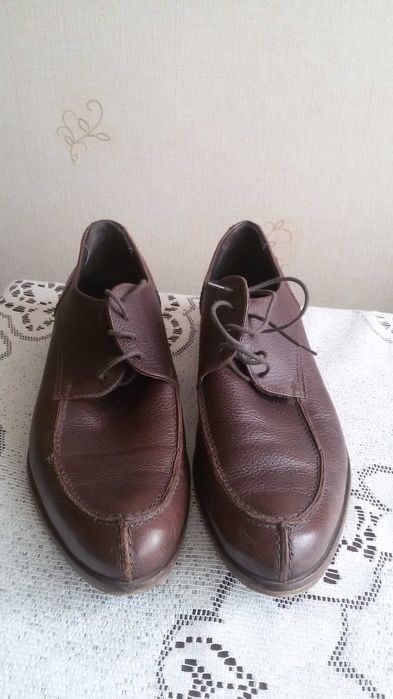 buty ,,split toe shoes"ze skory naturalnej