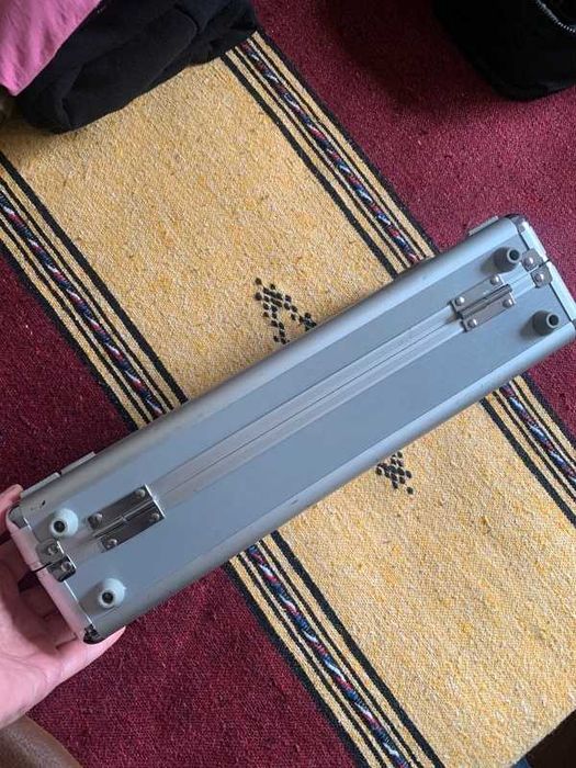 Mooer - Pedalboard - Firefly M6 - For 6 Micro Guitar Pedals. Metal light case.
