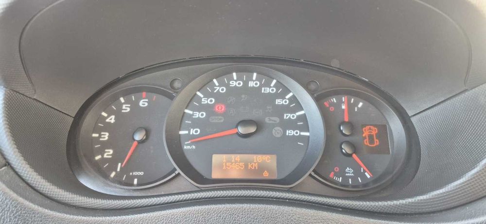 Renault Master com Plataforma Elevatória p/ Alugar