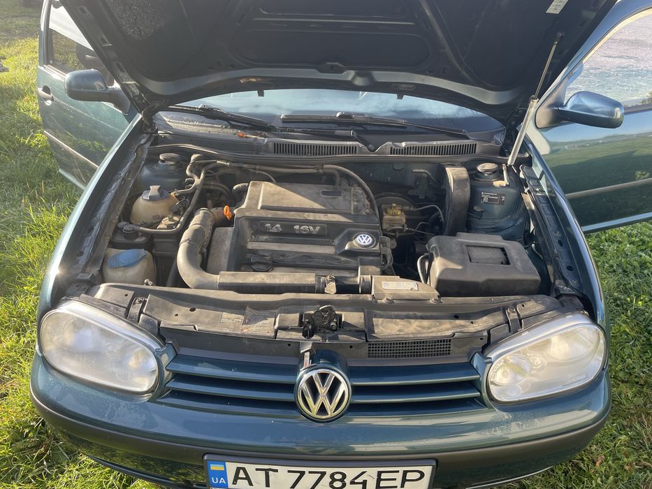 Продам VolksWagen Golf 4 2001 1.4  Бензин