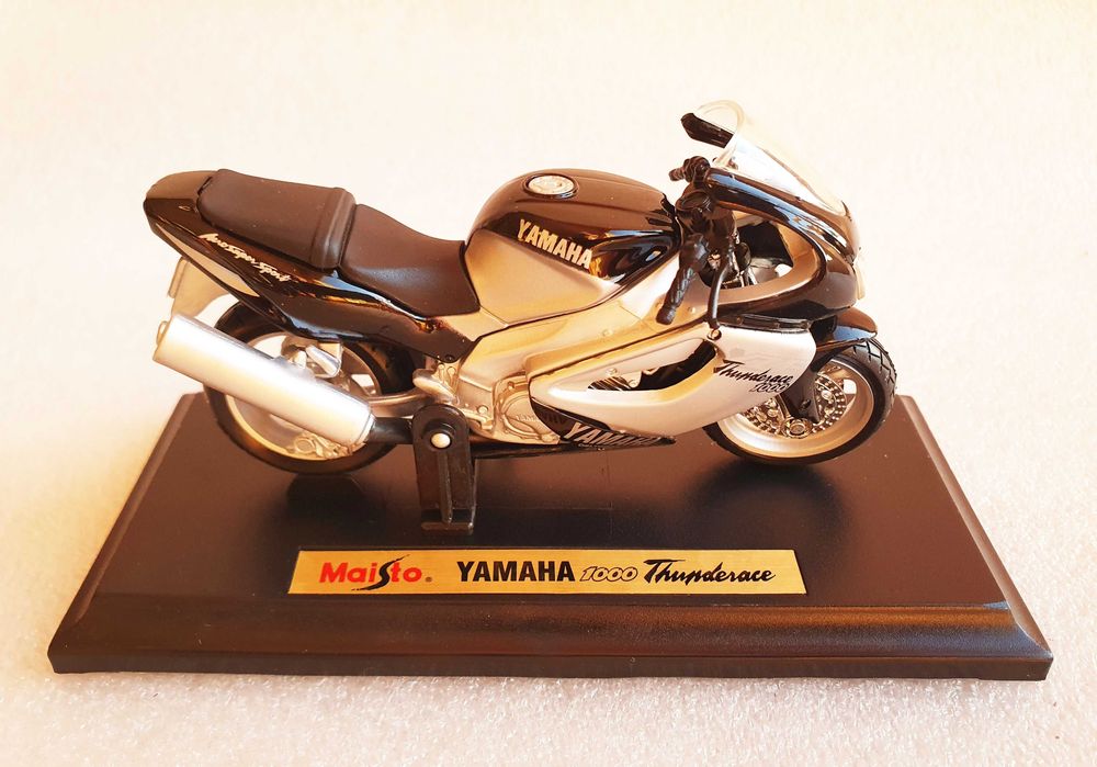 Miniatura 1/18 ~ "YAMAHA 1000 THUNDERACE" ~ Special Edition ~ Maisto