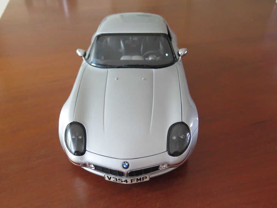 BMW Z8 - J. Bond  OO7, escala 1:12, Kyosho