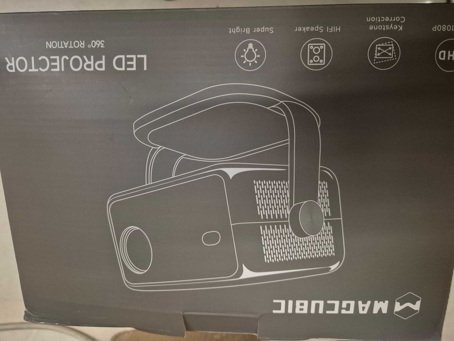 Projektor LED Magcubic LO18 Z funkcją obrotu o 360 stopni