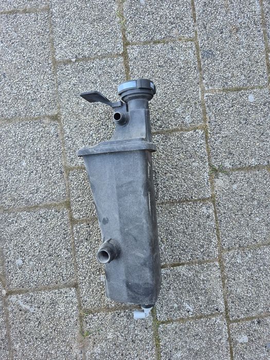 Zbiornik wyrównawczy do BMW E46 318i 2004