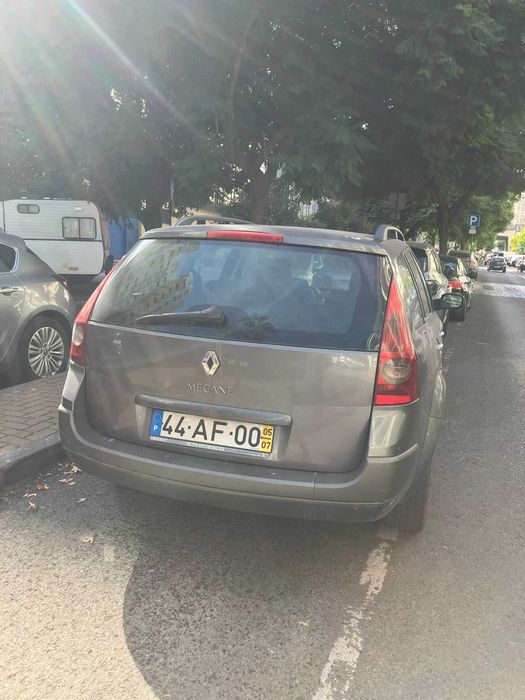 Carrinha Renaut Megane 1.5 dCi 2006 - 330 mil KM - Gasoleo (5L/100KM)