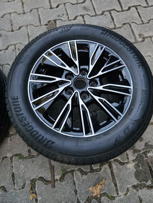 Oryginalne felgi VW Multivan T7 DUNDROD 17" + BRIDGESTONE Turanza T005