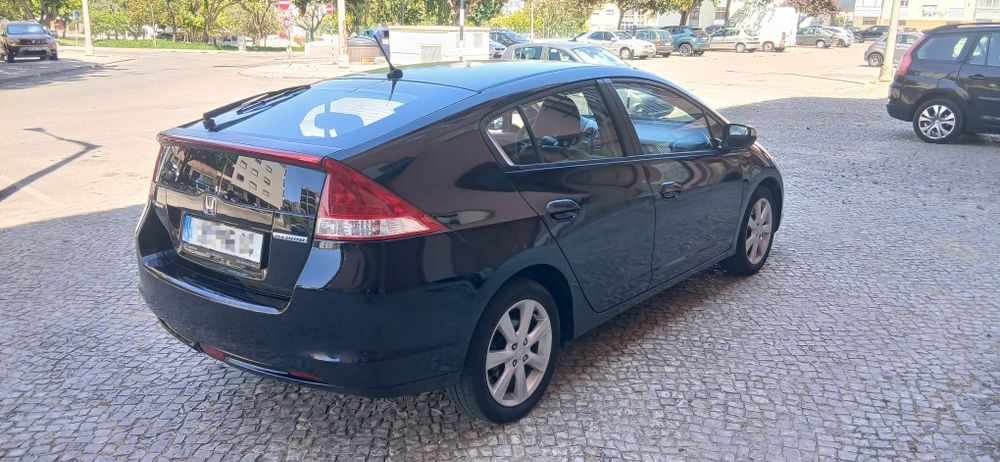 Honda Insight Hybrid 1.3 em bom estado.