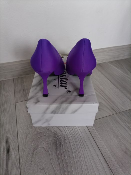 Nowe Piękne Szpilki r38