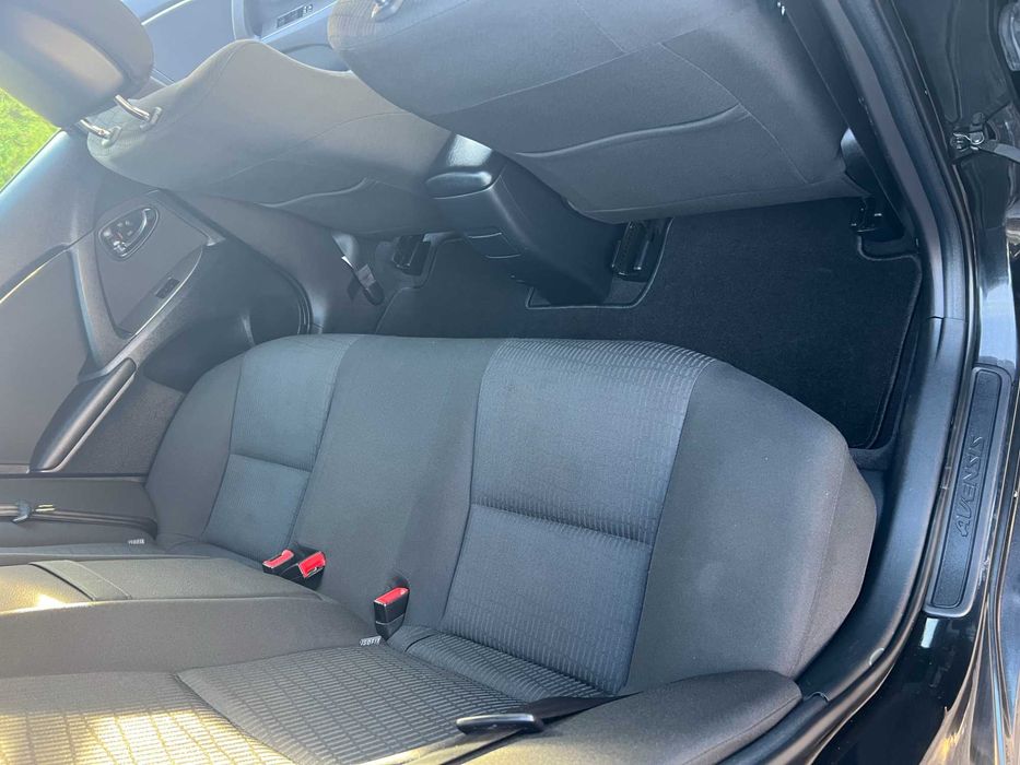 Toyota Avensis 2.0 D-4D   127 KM  2010 r