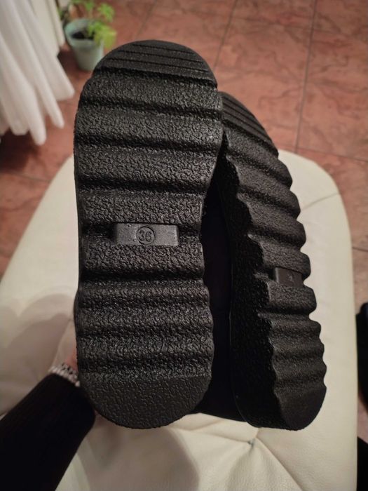 Nowe czarne kozaki, śniegowce 36