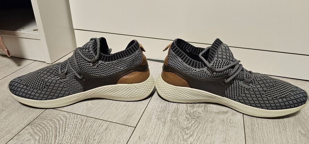 UNDER ARMOUR buty sportowe męskie rozmiar 45 wkładka 28cm