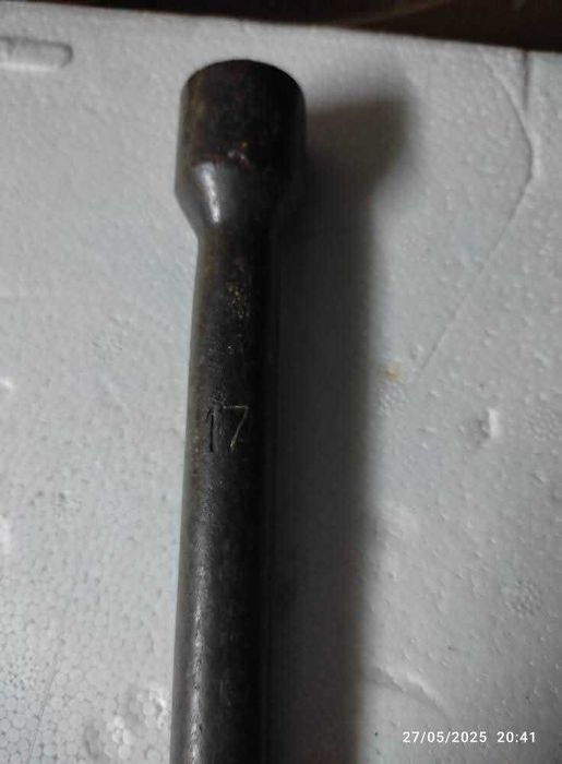 Chave de rodas em cruz