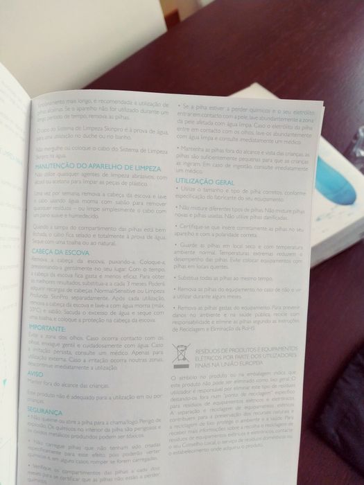 Máquina de Limpeza de pele  SkinPro  de 2 velocidades, nova.
