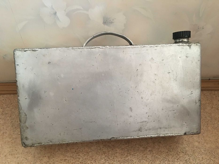 Канистра емкость для горюче-смазочных материалов