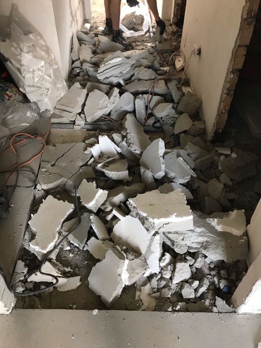 Демонтаж стяжки, стін, плитки,вивіз буд сміття, вантажники, переїзди