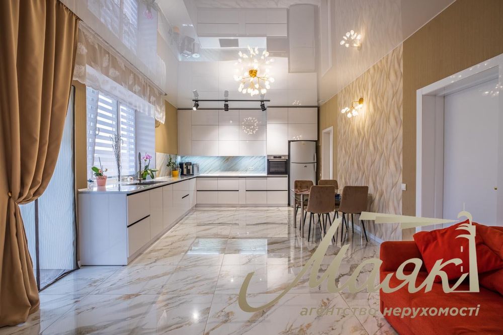 ПРОДАЖ сучасний одноповерховий будинок площею 182,7 м² у затишному селі Погреби, Броварського району Київської області, вул. Пасіченка.