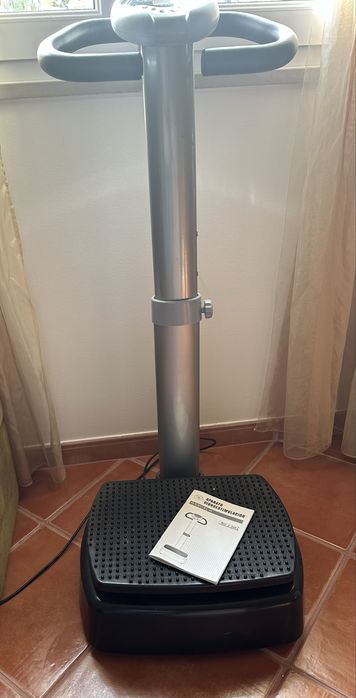 Plataforma vibratória para massagem refirmante