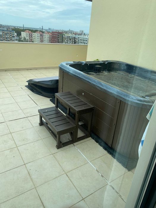 Spa / Jacuzzi AS-014 – Água Salina – Wi-Fi – Aquecedor Novo – Setúbal