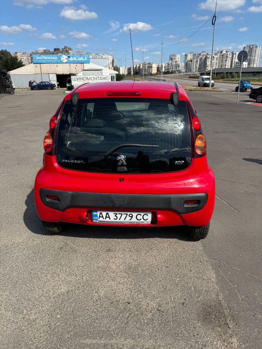 Авто PEUGEOT 107