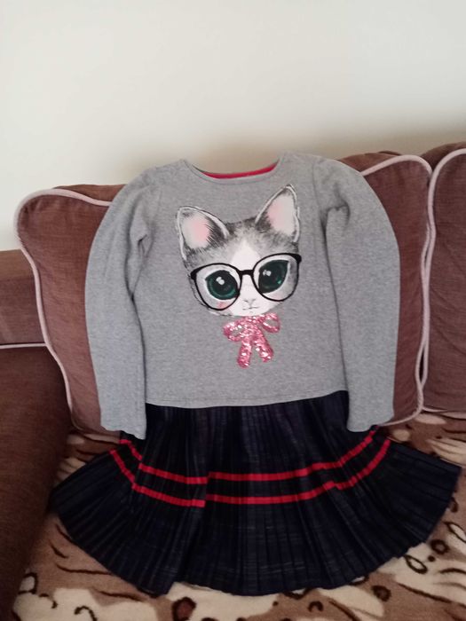 Sukienka z kotem 146