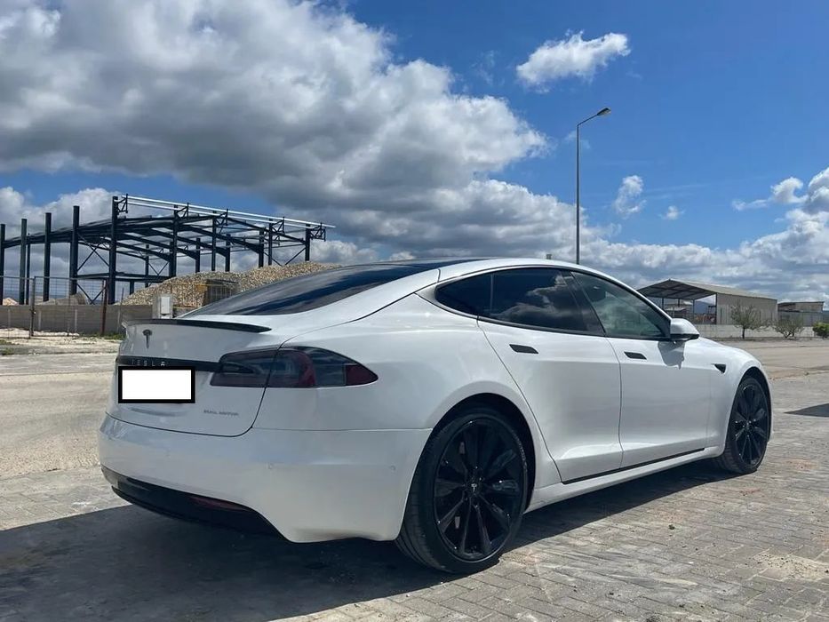 Tesla Model S Long Range