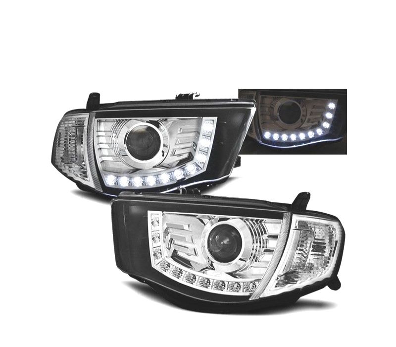 FAROIS FRONTAIS MITSUBISHI L200 06-10 LUZ DIURNA FUNDO CROMADO