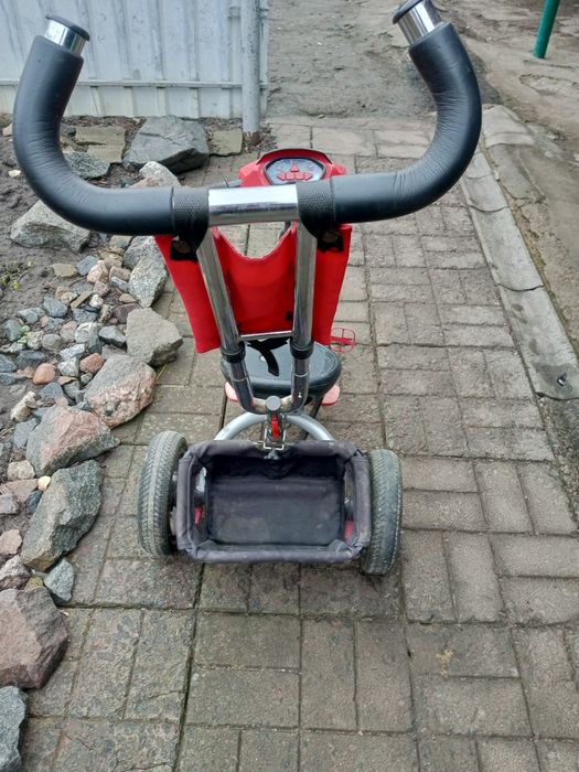 Дитячий велосипед.