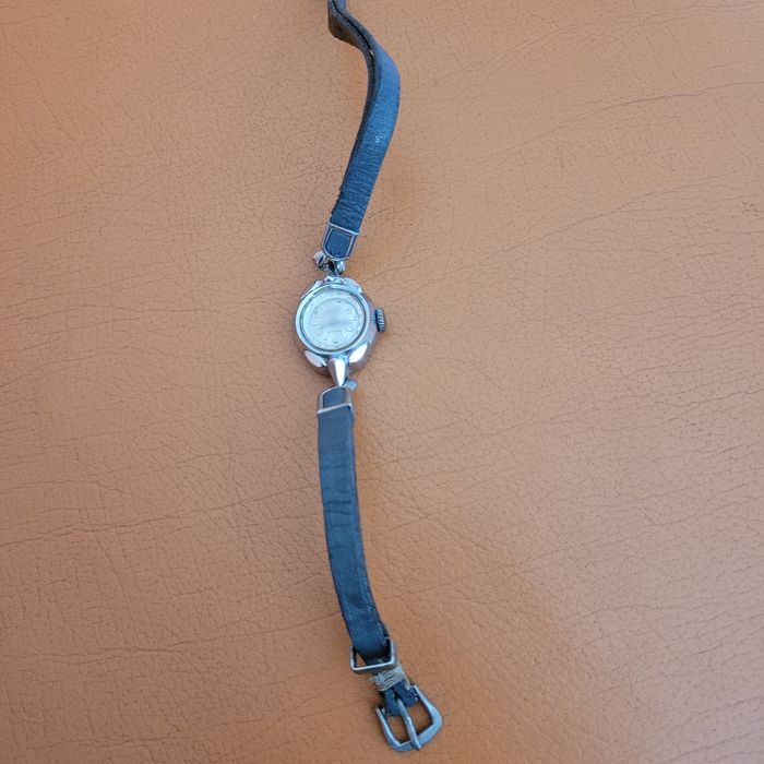 Stary zegarek swiss case