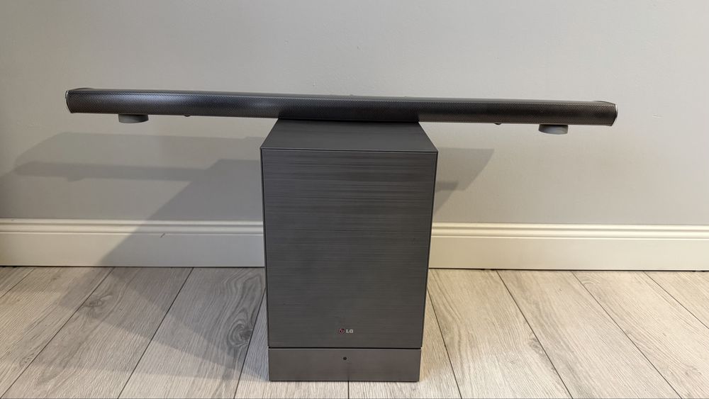 Soundbar LG z subwooferem 4.1 320W