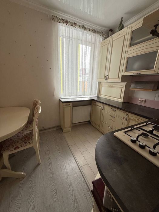 Квартира на 5 поверсі з ГАЗОВИМ опаленням. Ирпень с ремонтом