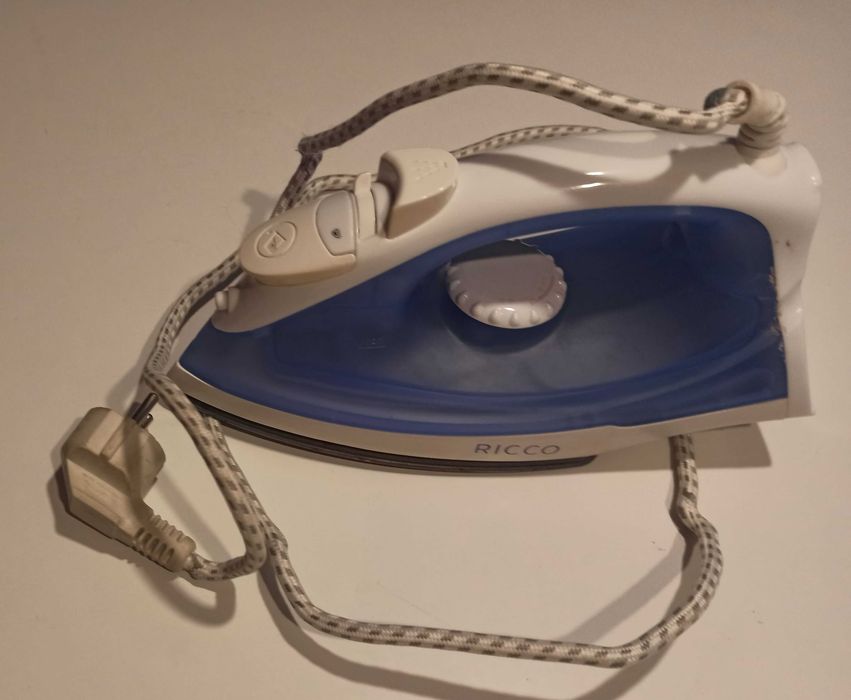 żelazko RICCO SW-106A 1200W - uszkodzone