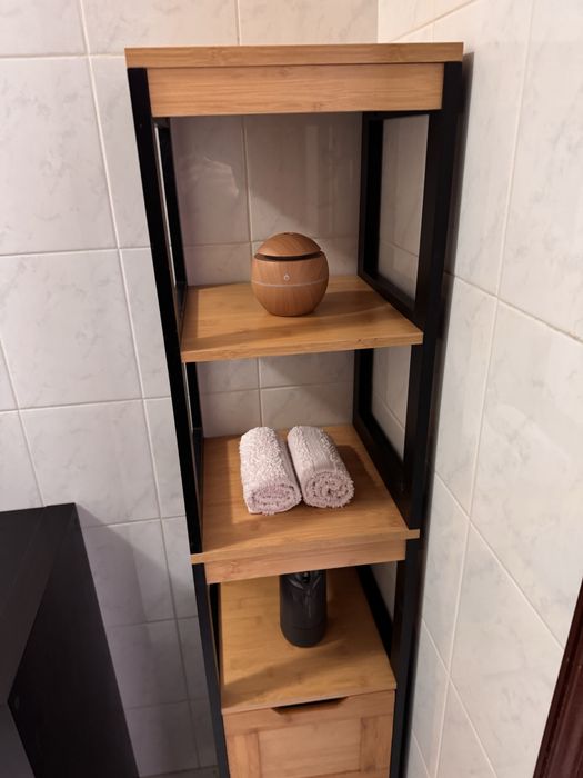 Estante de madeira 1.40 altura e 30 largura