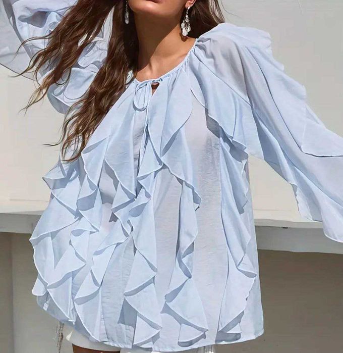 Блуза сорочка з рюшами воланами голуба