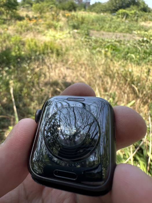 Годинник цифровой apple watch se