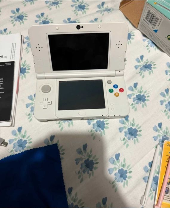 Nintendo New 3DS Branca + Caixa