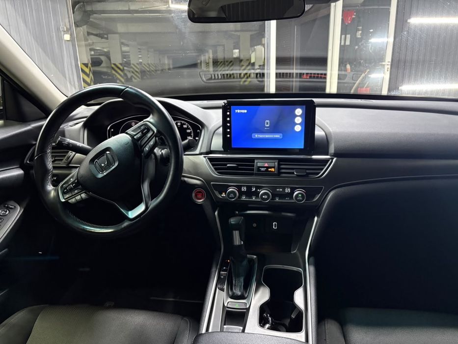 Honda Accord 2018 VIN 1HGCV1F1XJA102679 фото оголошення 5 з 9