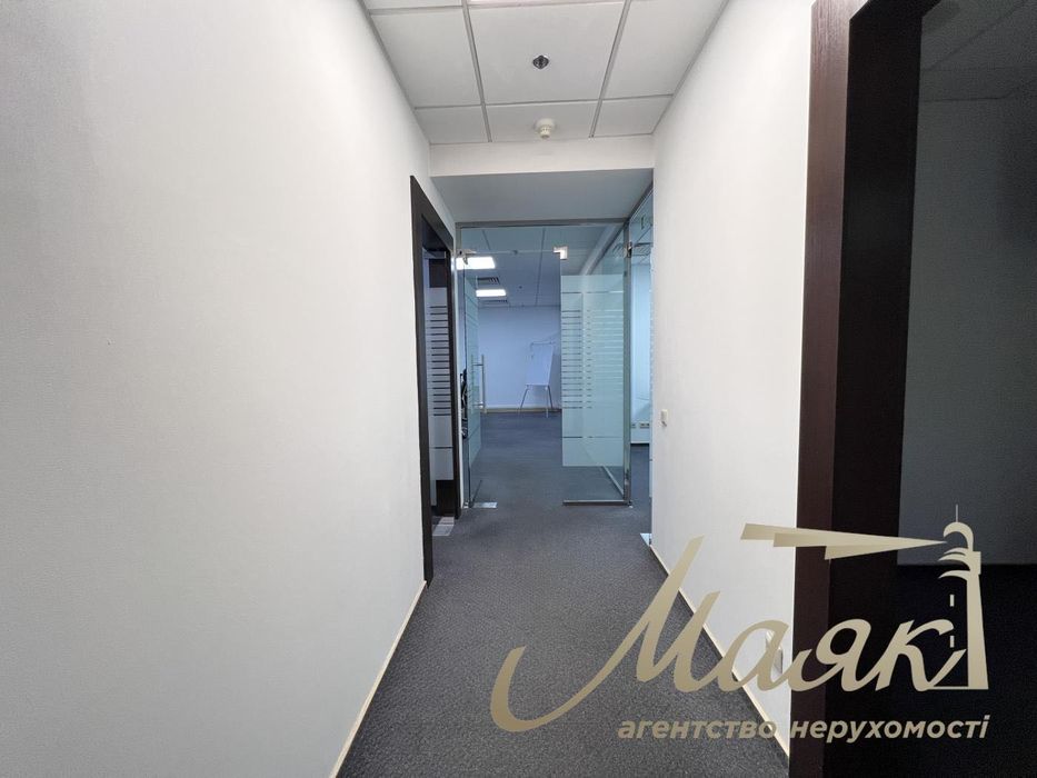 Аренда офиса 112 кв.м в бизнес центре на ул. Богдана Хмельницкого