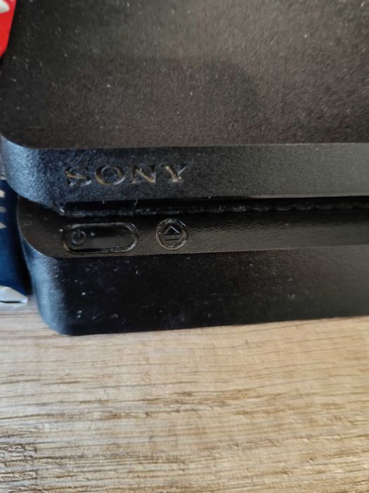 PlayStation 4 z 2 padami