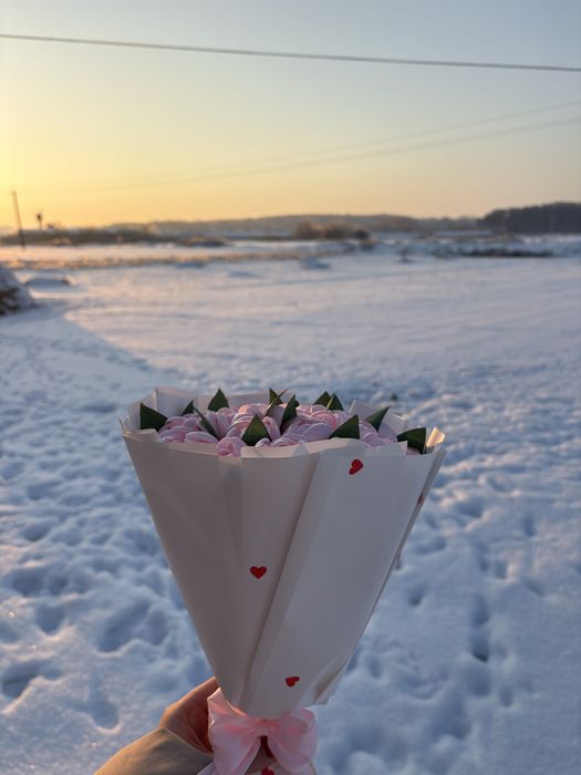 Тюльпани з атласної стрічки, чудовий подарунок на дееь закоханих