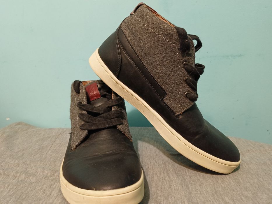 Недорого продам класні чоловічі взуття