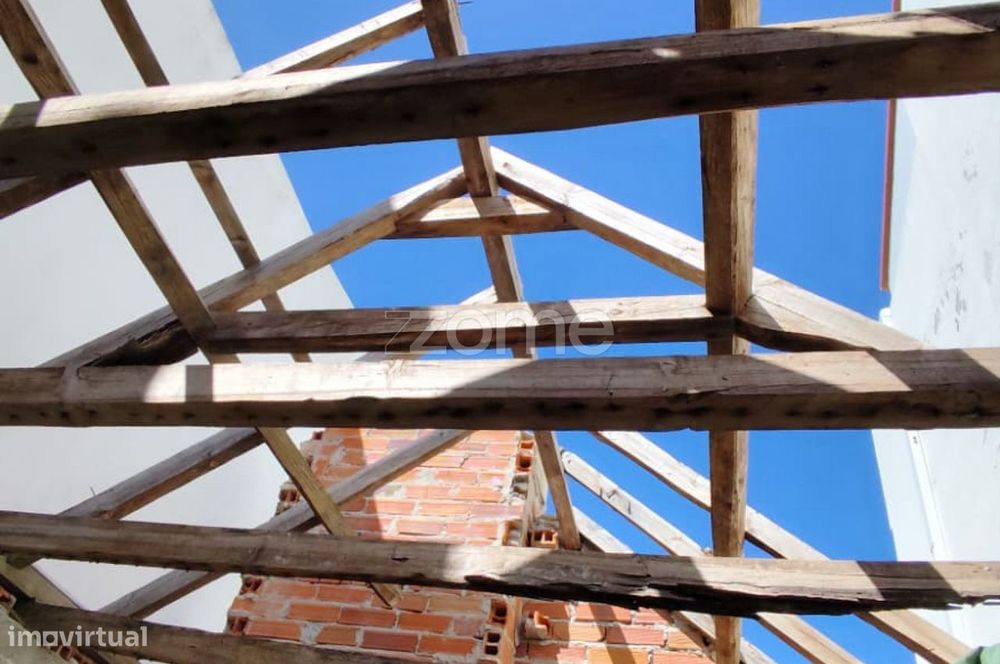 Apartamento T1 para remodelação total